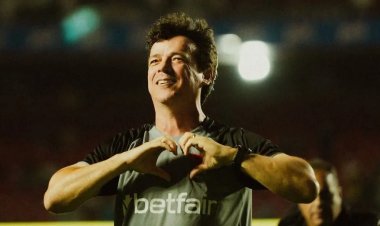 Fernando Diniz é anunciado como novo técnico do Corinthians